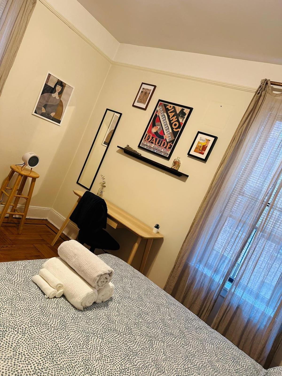 Sunnyside One Bedroom Apt Apartment *